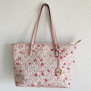 MICHAEL KORS || Jet Set Charm Top Zip Tote in Vanilla Flowers